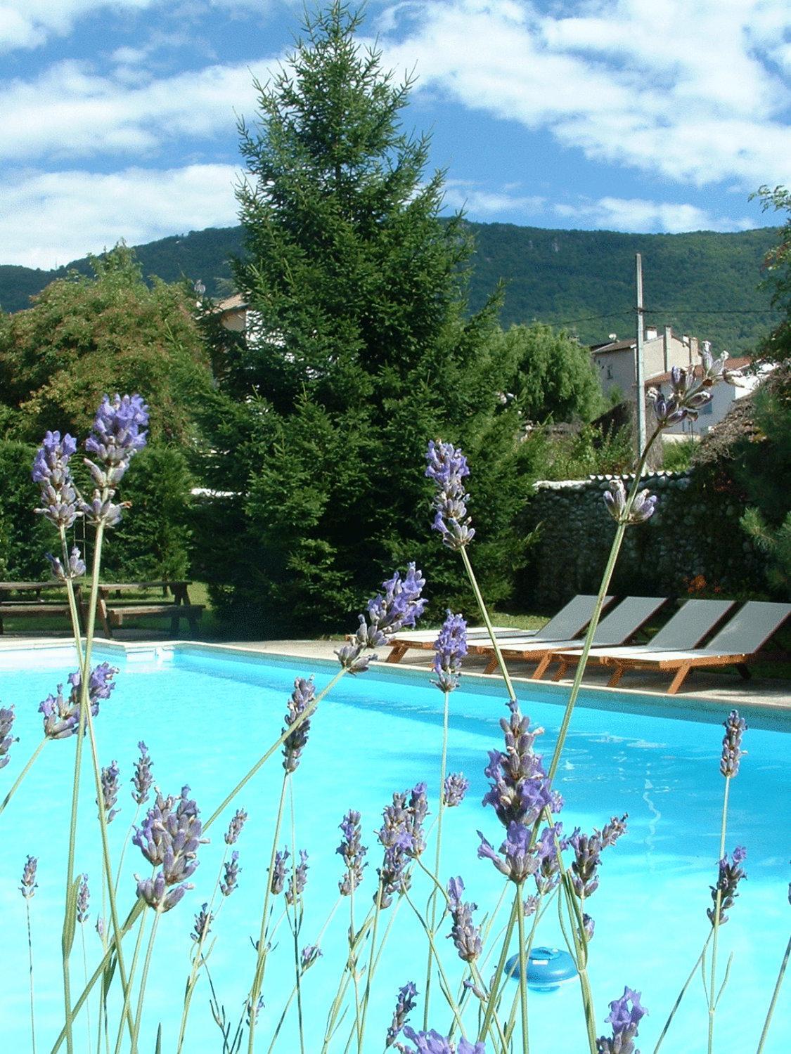 Le Castel Fleuri Hotel Saint-Jean-en-Royans Eksteriør billede