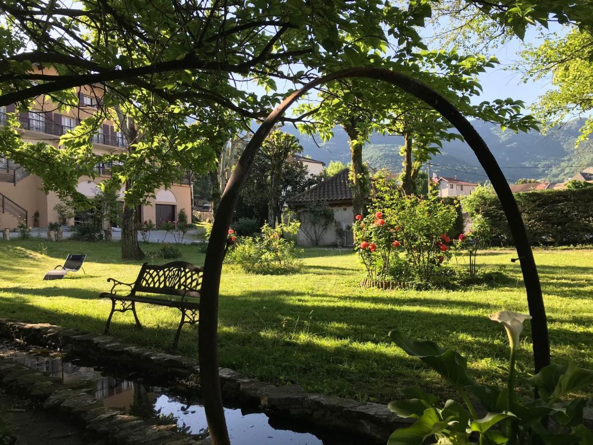 Le Castel Fleuri Hotel Saint-Jean-en-Royans Eksteriør billede